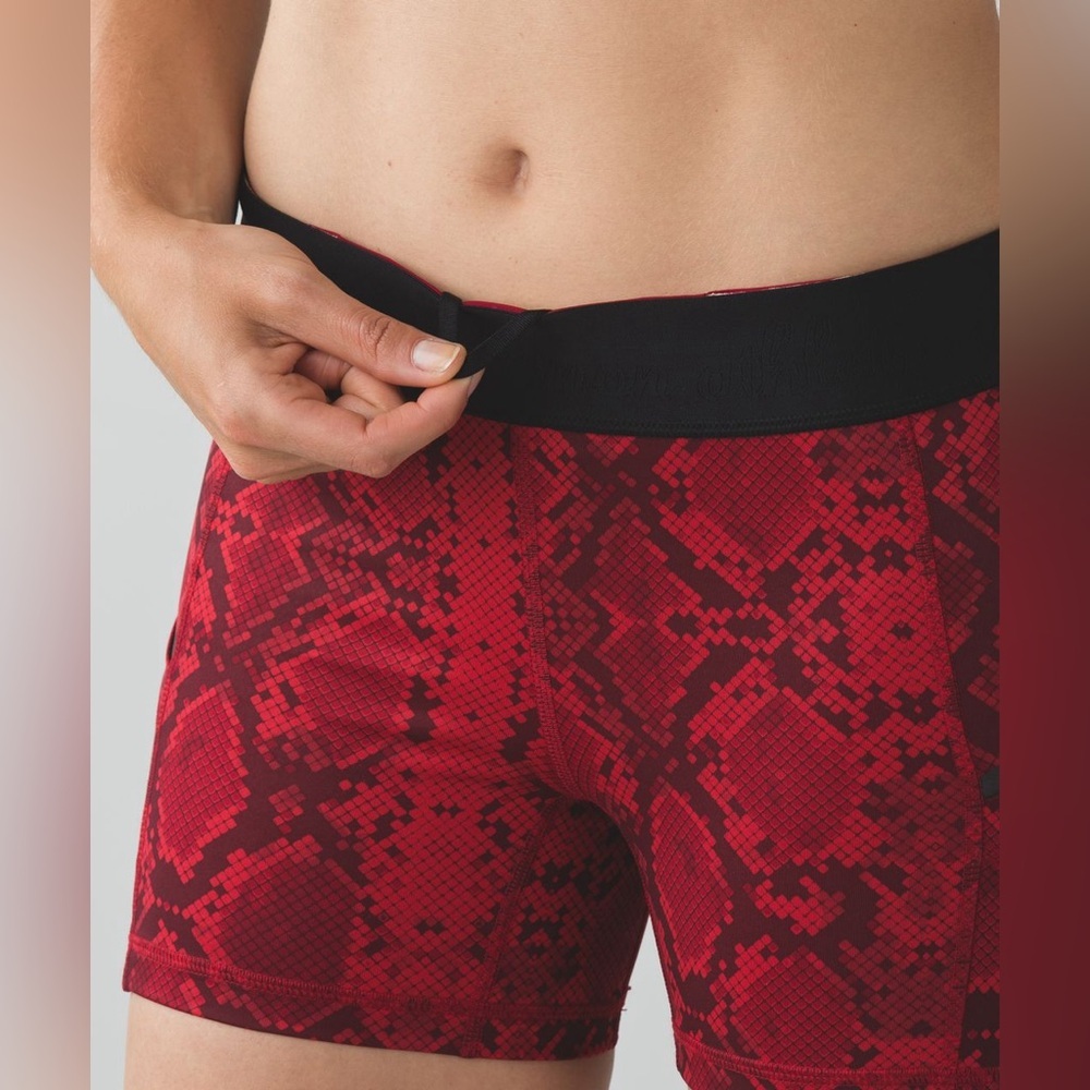 Lululemon What The Sport‎ Shorts 4 Ziggy Snake Red Tide Cranberry